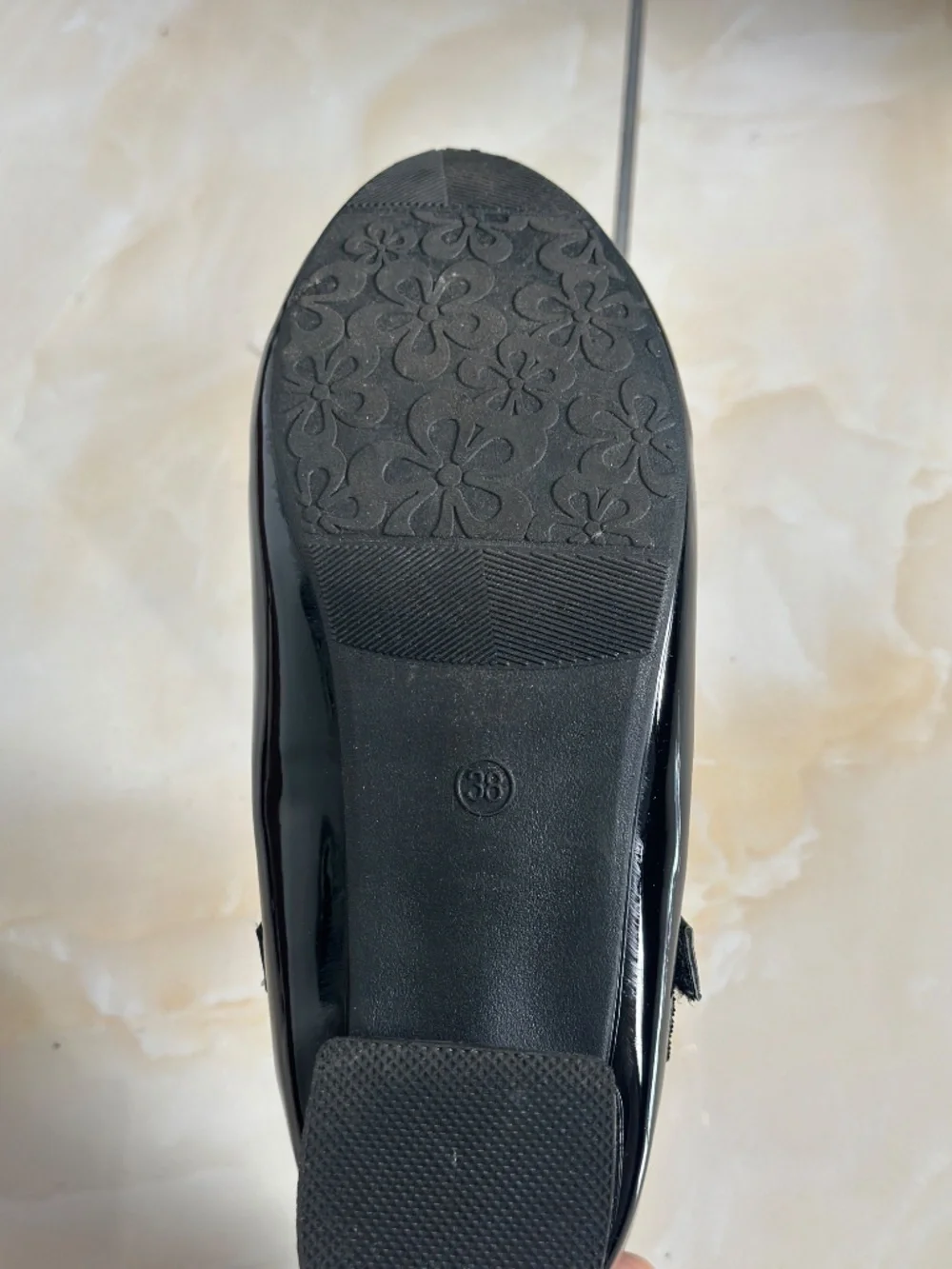 Black stylish formal dress shoes with heel for girls